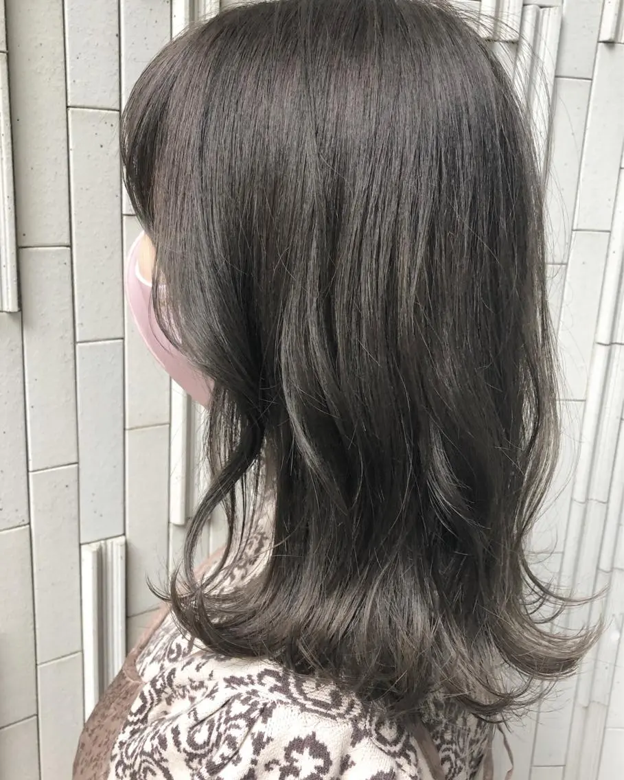 セミロング カラー アディクシーカラー ブリーチ オリーブカラー ヘアカラー トリートメント 🍊新宿南口🍊 ERINAのヘアスタイル