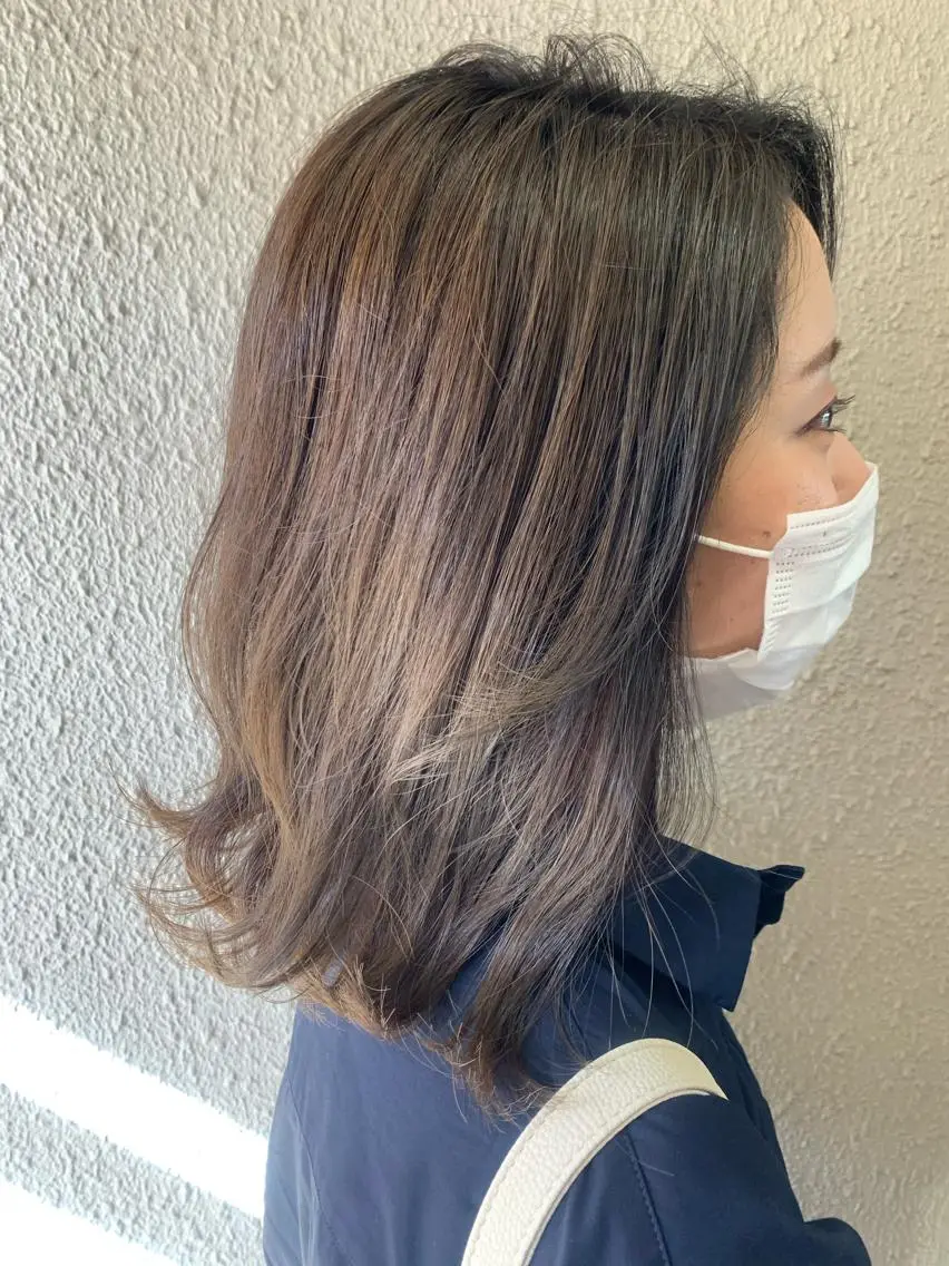 ミディアム カラー アッシュ ブリーチ ブリーチなしカラー オリーブアッシュ サダハルカ |chouetteのヘアスタイル