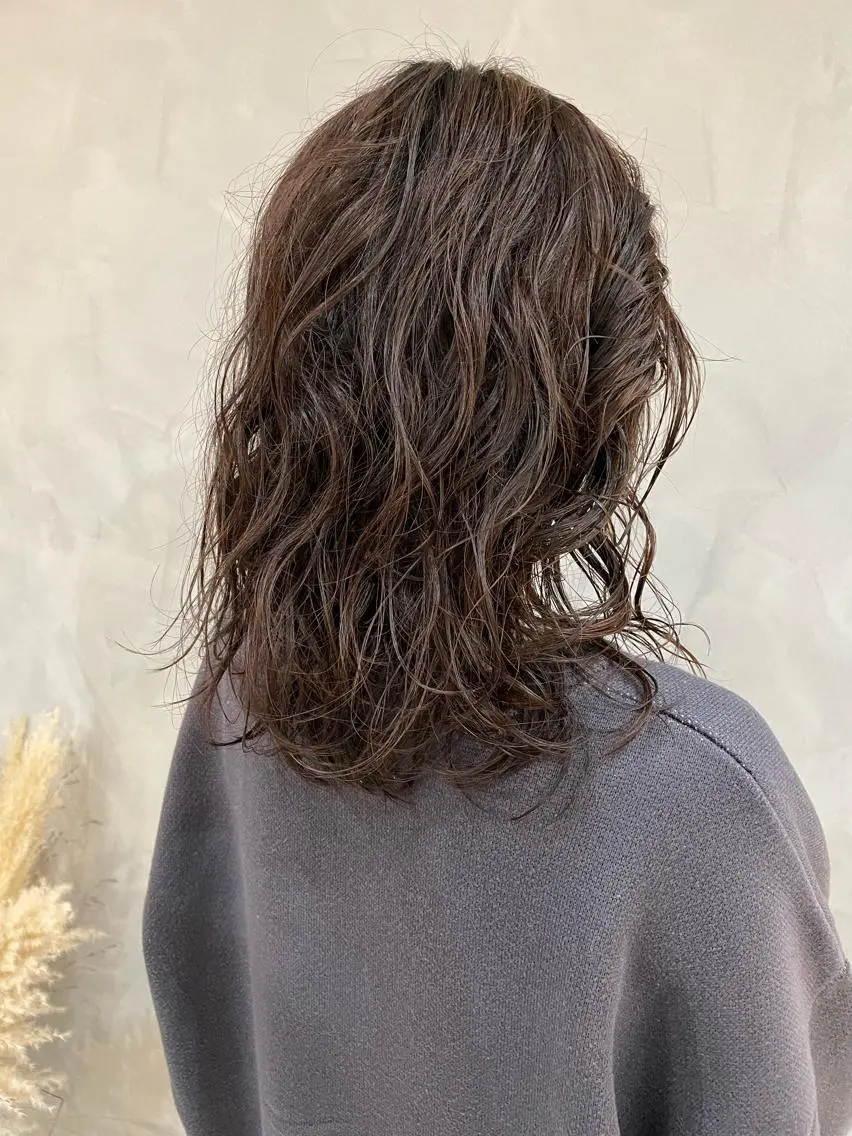 ミディアム パーマ Basis 田口豪司のヘアスタイル