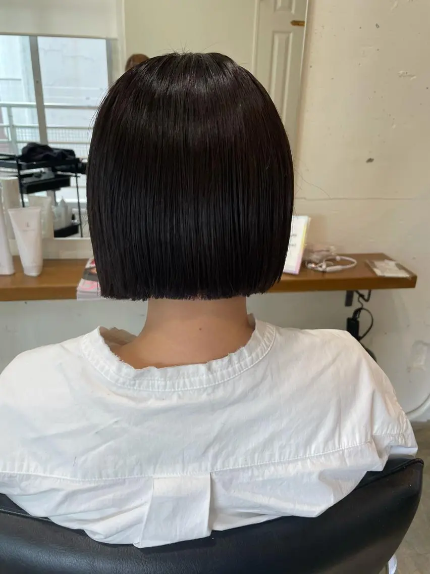ショート カット トリートメント MIOベージュカラー 柔らかいカラーのヘアスタイル