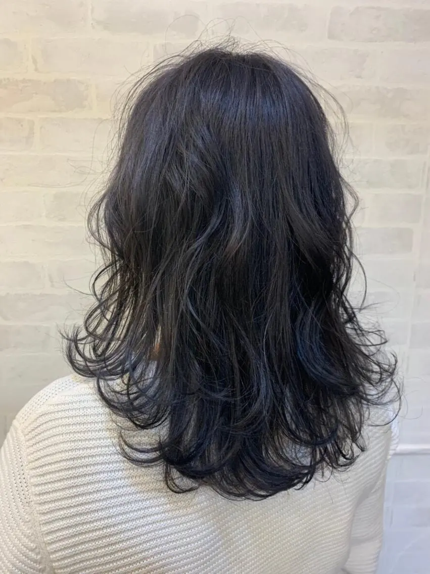 セミロング シールエクステ/ ハイトーンカラーのヘアスタイル