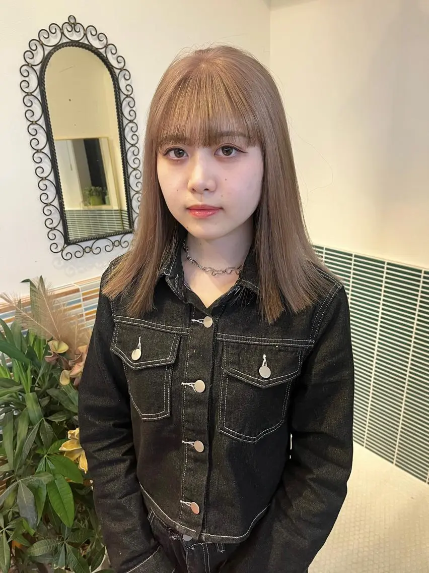 ミディアム カラー ブリーチ ヘアカラー トリートメント 🩷ハイトーン透明感 レイヤー🩷ユリカのヘアスタイル