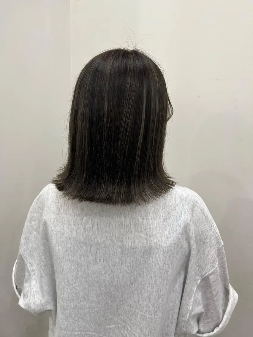 ミディアム カラー ハイライトカラー ハイライト ヘアカラー 小池 楓のヘアスタイル