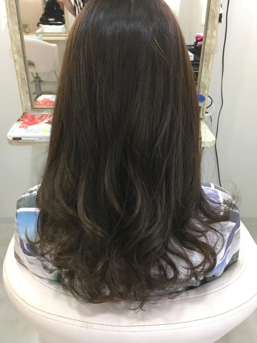 セミロング ロング カラー 髪質改善 中川 翔のヘアスタイル