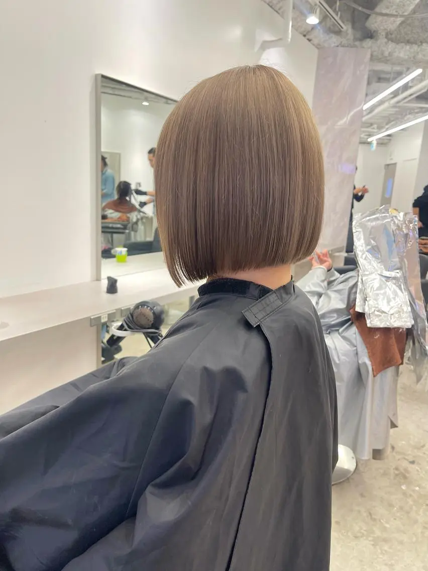 ショート カラー ヘアカラー トリートメント 店長 MANAMI 艶カラー／骨格ボブのヘアスタイル