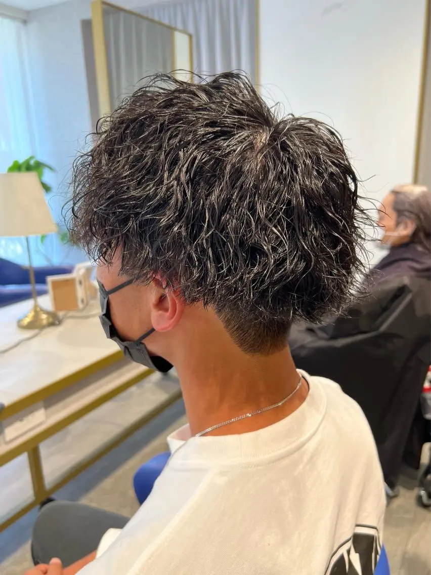 ショート パーマ ヘアアレンジ メンズ メンズパーマ メンズツイストパーマ ツイストスパイラルパーマ 波巻きパーマ スパイラルパーマ メンズパーマ職人 加藤 弘貴のヘアスタイル