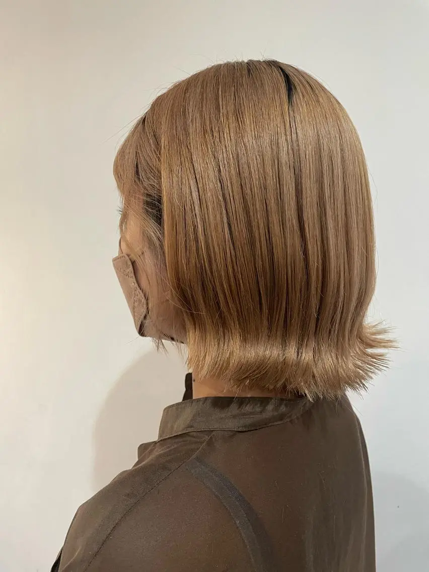 ショート ボブ 外ハネヘア 佐藤 世怜奈のヘアスタイル
