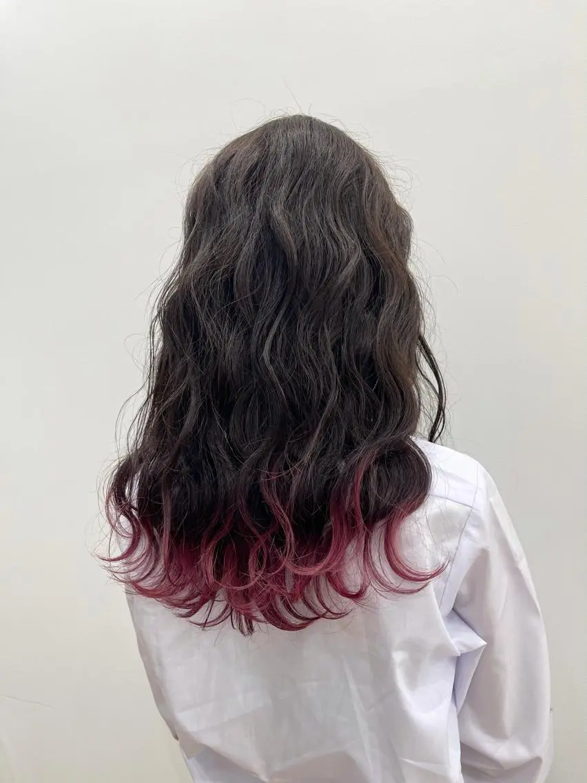 ロング カラー グラデーションカラー オレンジ ピンクカラー 色落ちまでキレイに! !女性サロンのヘアスタイル