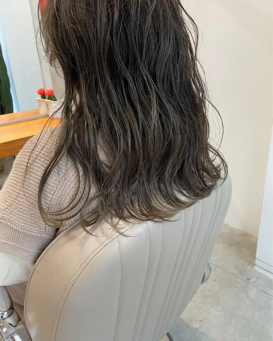 ロング カラー オリーブカラー 外国人風カラー HaKU 藤本かすみのヘアスタイル