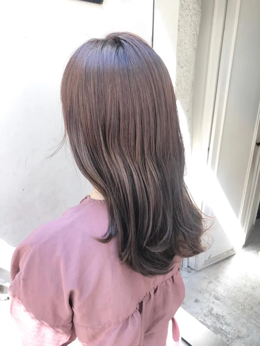 セミロング shinka omotesandoのヘアスタイル