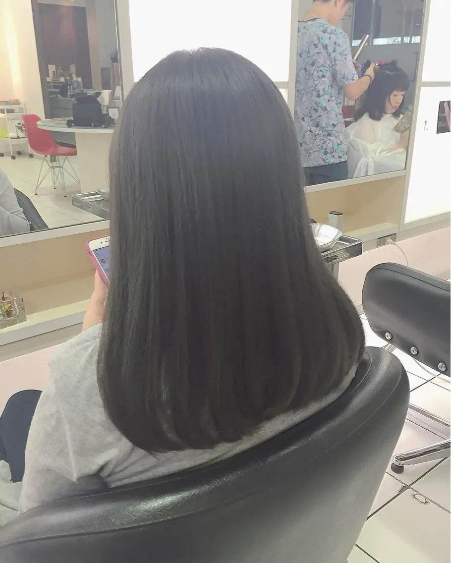 ミディアム セミロング カラー イルミナカラー 青木 茂樹⭐️ 透明感カラーのヘアスタイル