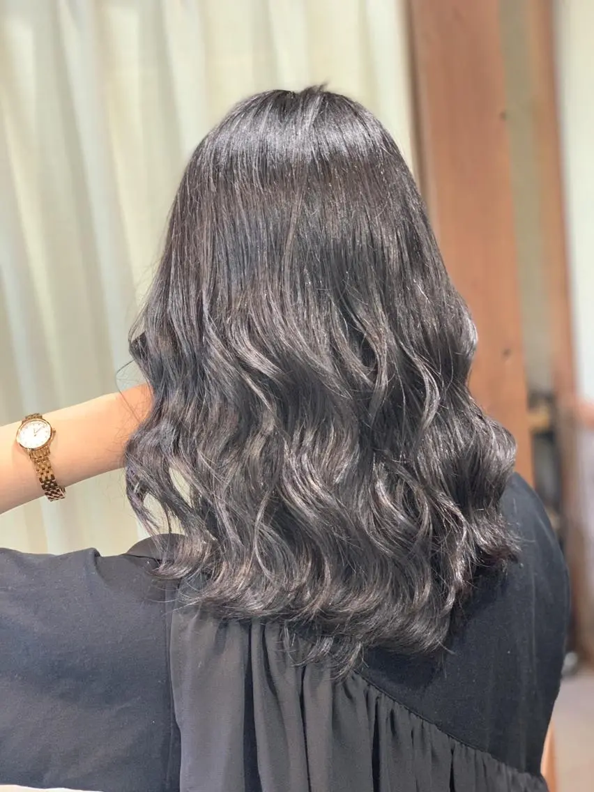 セミロング カラー ハイトーン得意😍 Lumiereのヘアスタイル