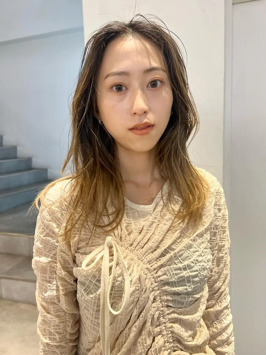 セミロング カラー ハイライトカラー ハイライト 顔周りカット/透明感 カラー✂️MEIのヘアスタイル