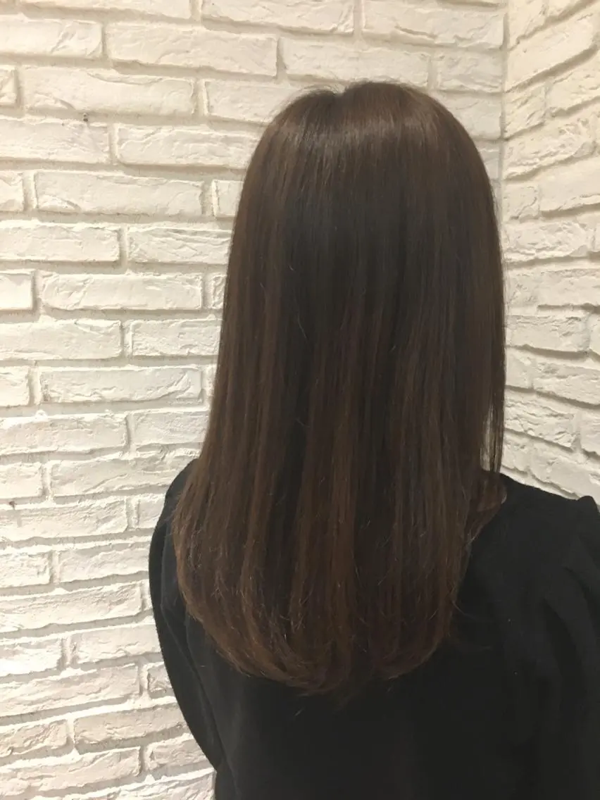 セミロング カラー アッシュ ベージュカラー 鈴木 麻希のヘアスタイル
