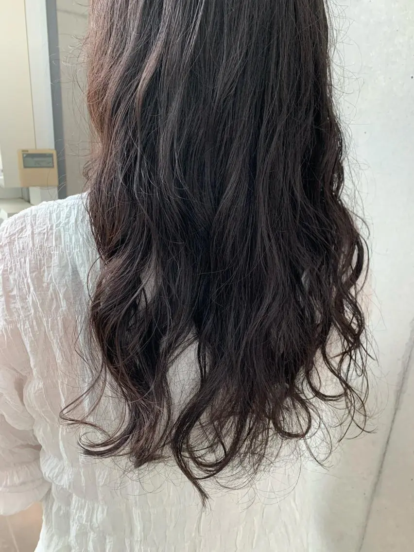 ロング パーマ ブリーチなしWカラー /地毛風/小林凪沙のヘアスタイル