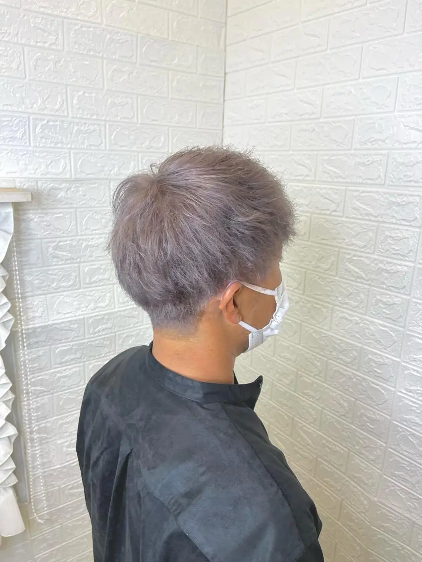 ショート カラー メンズ ヘアカラー トリートメント 六反 仁哉のヘアスタイル