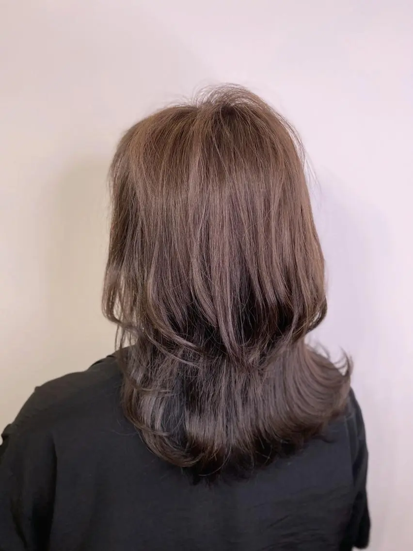 ミディアム カラー アッシュ バイオレットカラー バイオレットアッシュ トリートメント Luzir⭐︎ GEN⭐︎のヘアスタイル