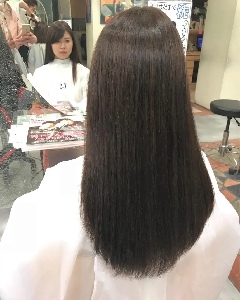 セミロング カラー ✨艶ブリーチカラー ✨四ノ宮裕己のヘアスタイル