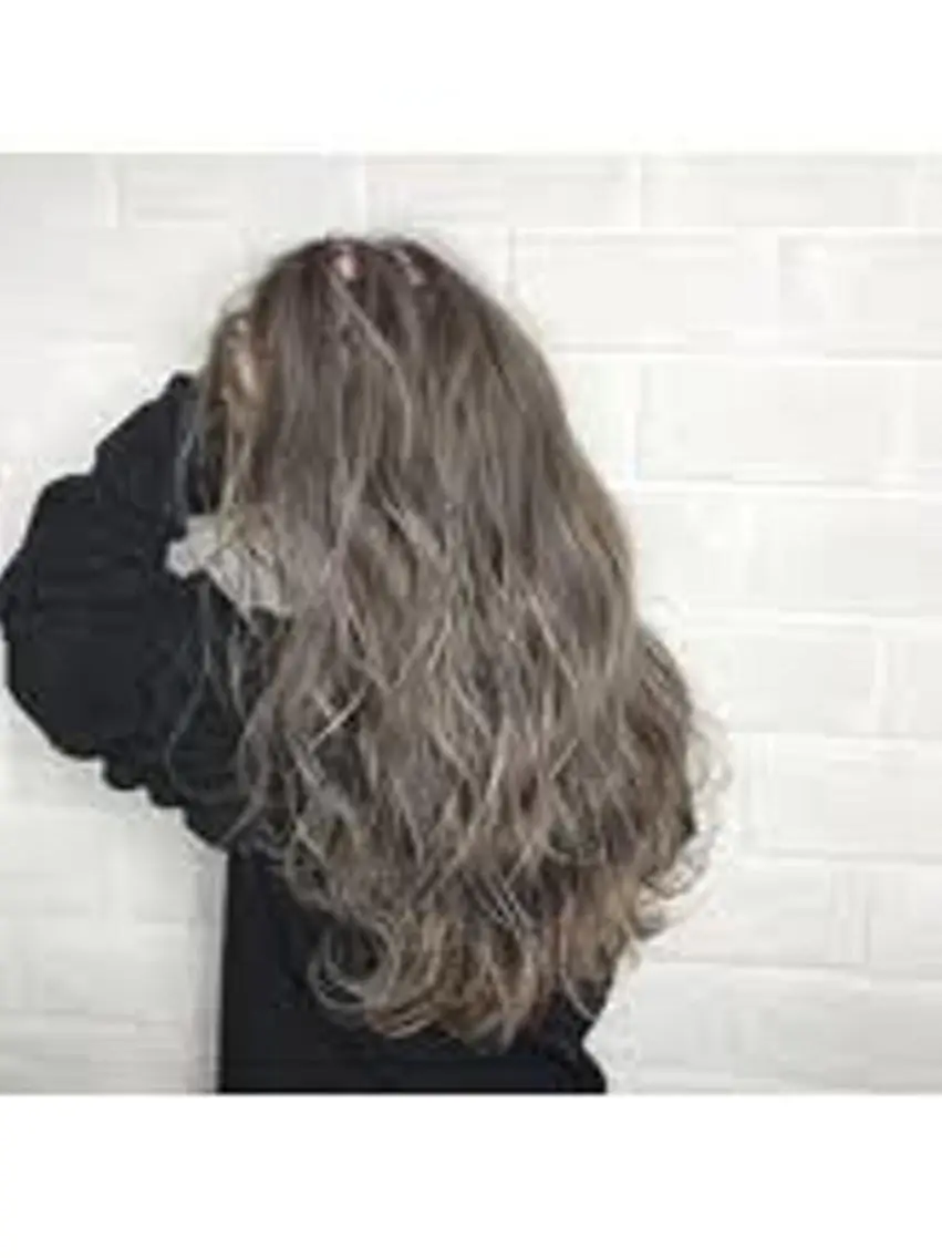 ロング カット ヘアカラー 中田 慶真のヘアスタイル