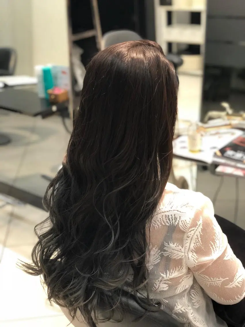 ロング カラー グラデーションカラー カット ヘアカラー トリートメント 斉藤 翔平のヘアスタイル