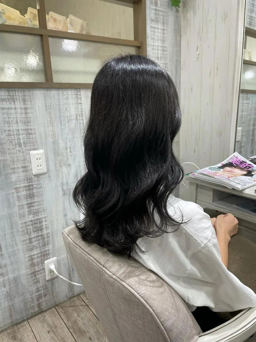 セミロング ネモトメイナ🌿 今月末で退職しますのヘアスタイル