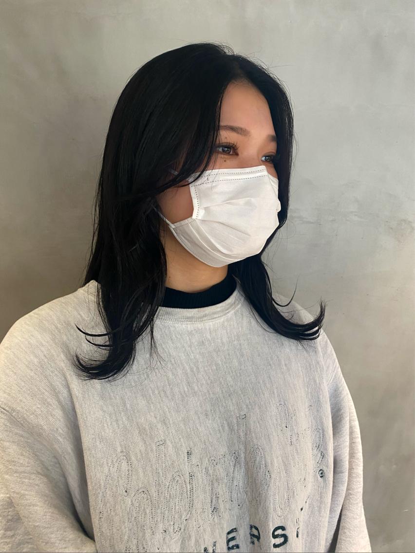 ミディアム 朝倉 南のヘアスタイル