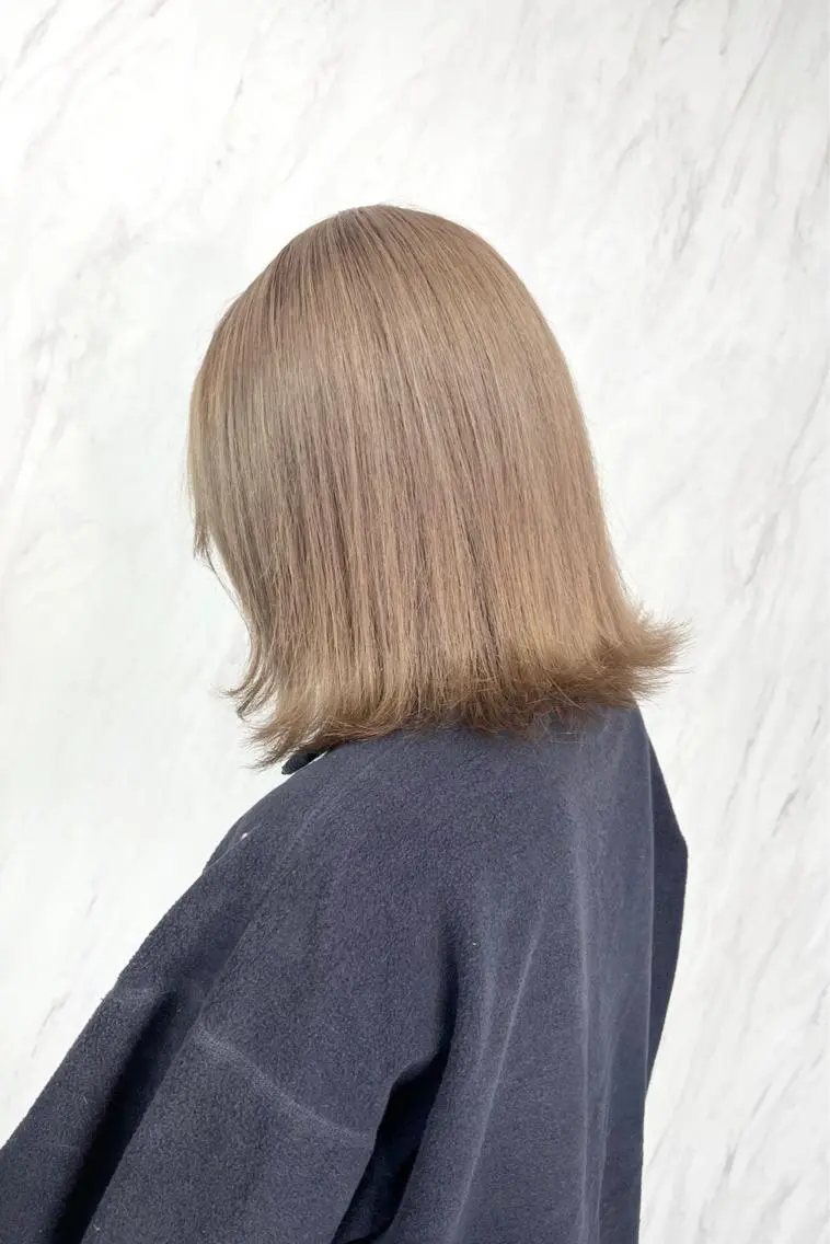 ミディアム カラー シールエクステ ハイトーンカラー エクステ ヘアカラー シールエクステ特化 ハイトーン、NANAのヘアスタイル