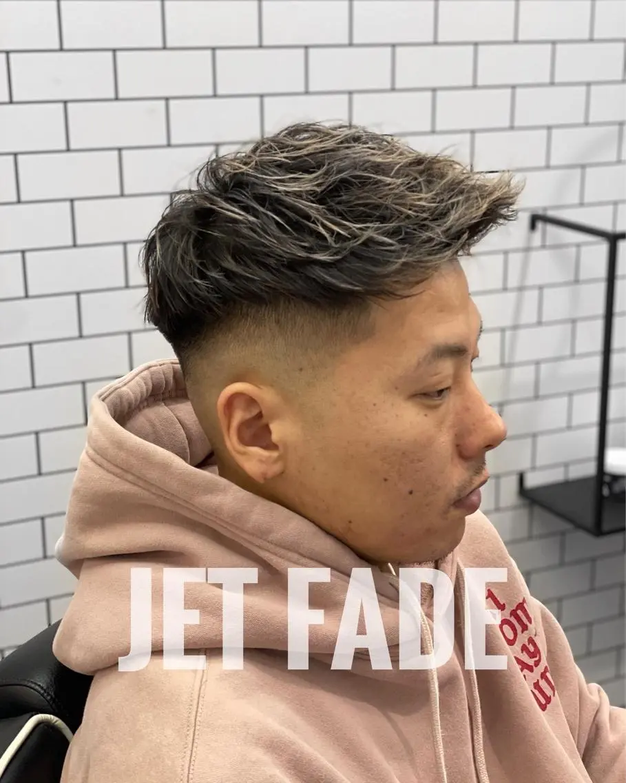 ショート メンズ アップバング センターパート フェードカット メンズパーマ スキンフェード 🔥メンズ特化🔥 谷口力哉のヘアスタイル