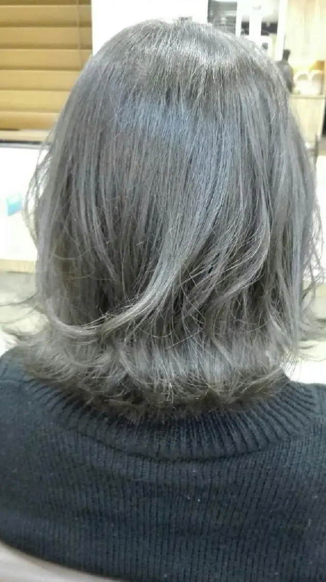 カラー パーマ ヘアアレンジ メンズ キッズ ネイル マツエク・マツパ ミディアム メンズハイライト メンズインナーカラー アッシュ アッシュグレー アッシュグレージュ カット ヘアカラー トリートメント MEGUMI megumiのヘアスタイル