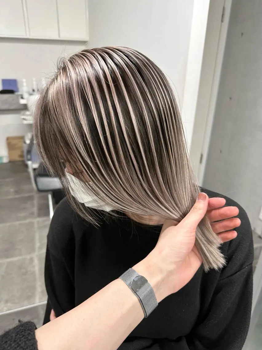 カラー 草島 友樹のヘアスタイル