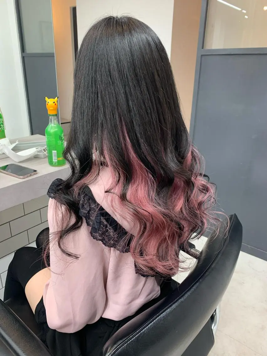 ロング カラー ベージュカラー ハイトーンカラー インナーカラー ピンクカラー ピンクベージュ カット ヘアカラー トリートメント 🌸MAYU🌸 ハイトーン➕レイヤーのヘアスタイル