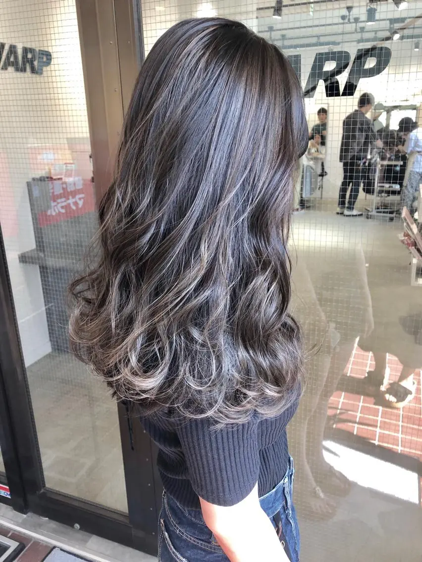 ロング カラー アッシュ 透明感カラー ハイライトカラー ハイライト ヘアカラー 🤍2nd🤍田所 美希のヘアスタイル