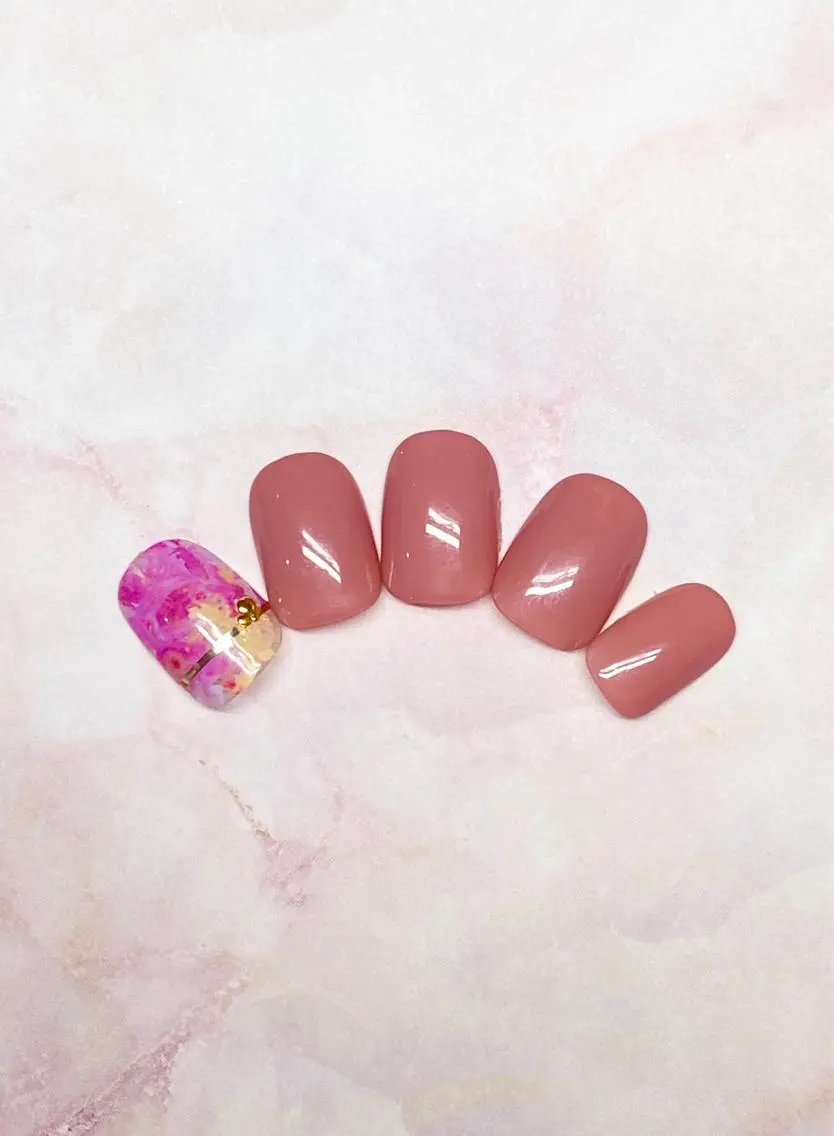ネイル シンプルネイル ハンドネイル Nail&eye Belire 新宿のネイルデザイン