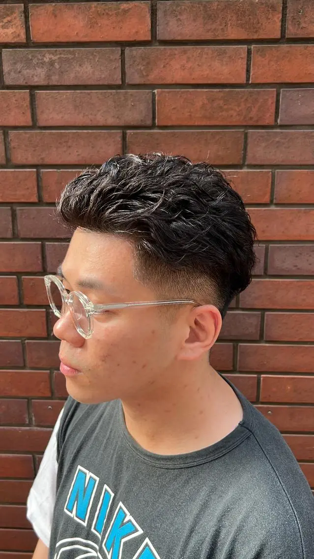 ショート パーマ メンズ フェードカット メンズパーマ カット パーマ 垢抜け・メンズパーマ 津山祐紀のヘアスタイル