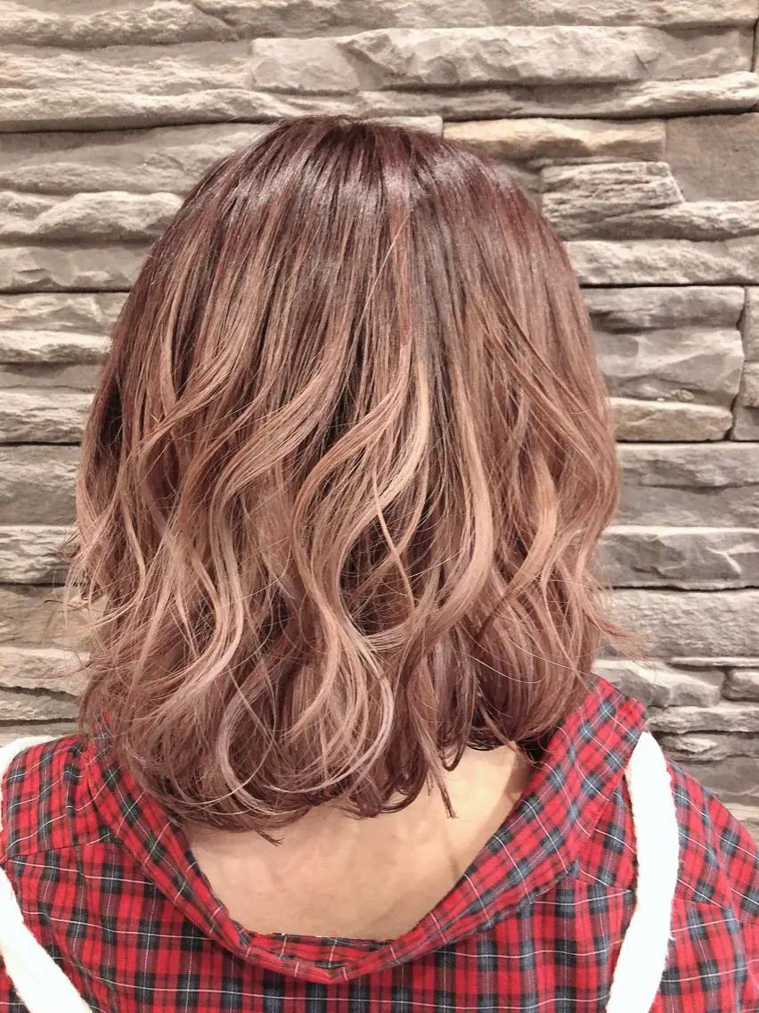ミディアム カラー ブリーチ 山浦 貴恵のヘアスタイル