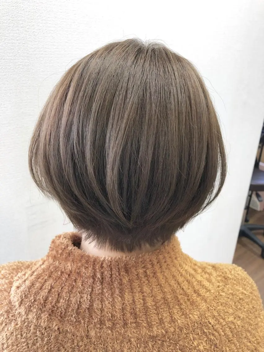 ショート カラー SHIORI💜口コ ミNo.1艶カラーのヘアスタイル