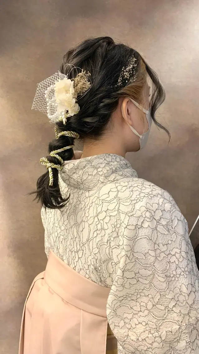 ミディアム ヘアアレンジ 着付け SAKINO ベージュカラーのヘアスタイル