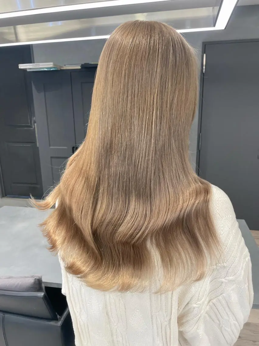 ロング ヘアカラー Loob.TOKYO MIYA🌈のヘアスタイル