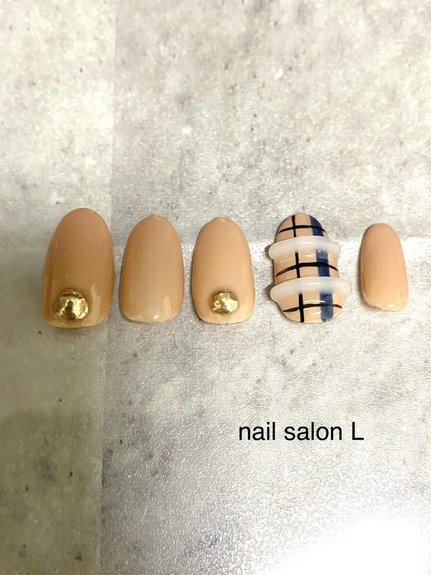 ネイル ニュアンスネイル ぷっくりネイル ハンドネイル 吉川市 ネイルサロンLのネイルデザイン