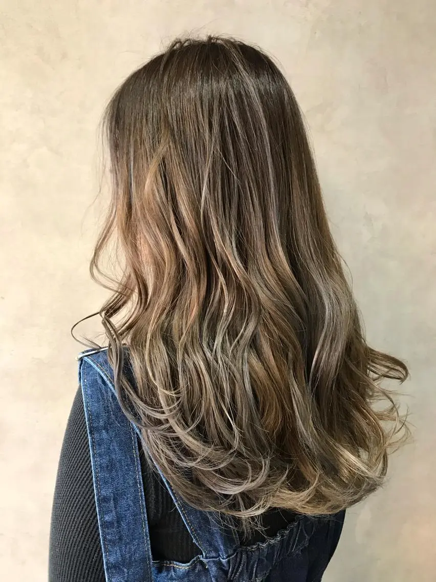 ロング カラー enx academyのヘアスタイル