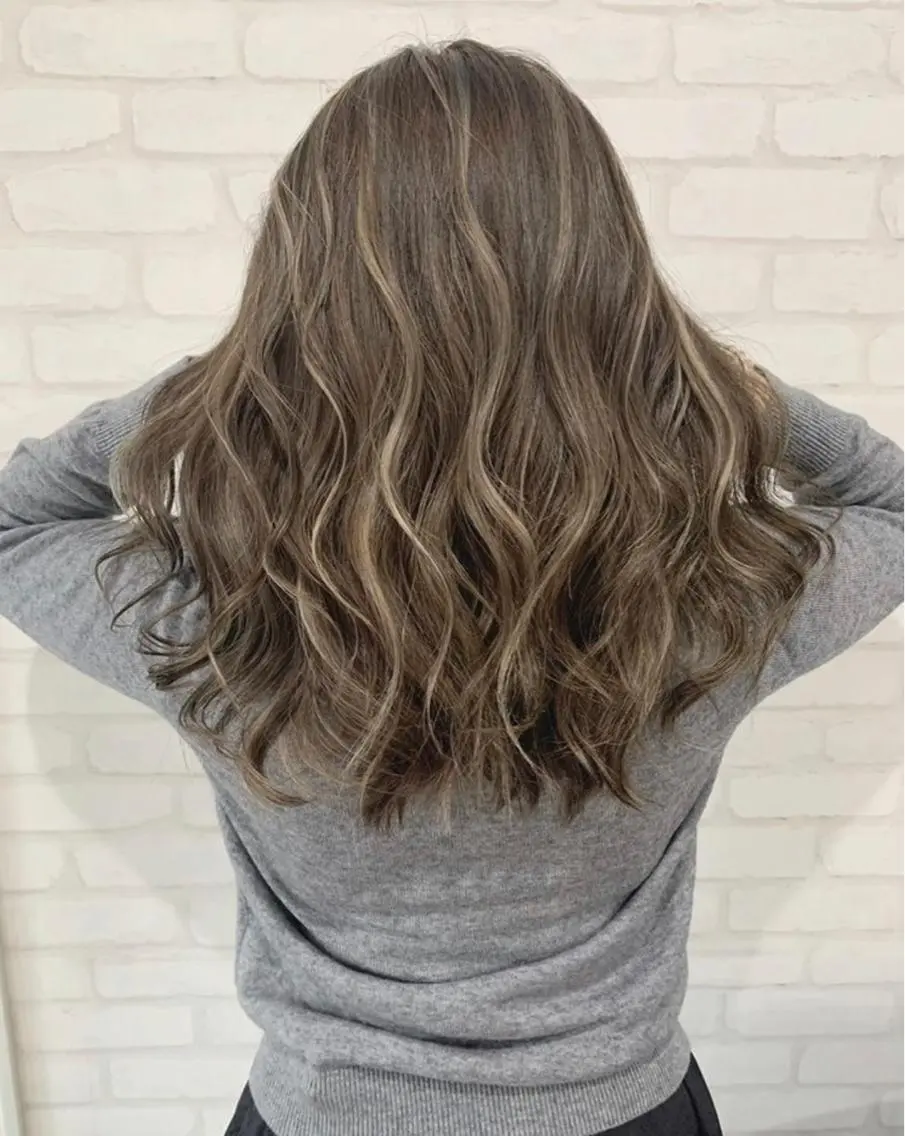 セミロング カラー カット ヘアカラー パーマ 縮毛矯正 トリートメント ヘッドスパ エレガンス 六甲店のヘアスタイル