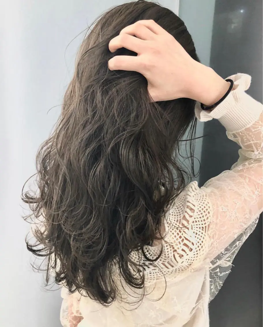 ロング カラー パーマ アッシュ ダークアッシュ 酸性縮毛矯正のプロ 杉山玲介のヘアスタイル