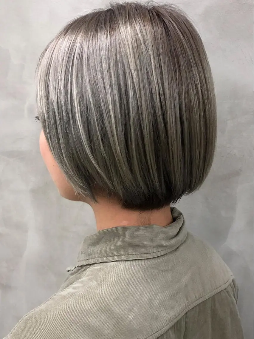 カラー グレージュ ショート・ボブ 徳竹淳一のヘアスタイル