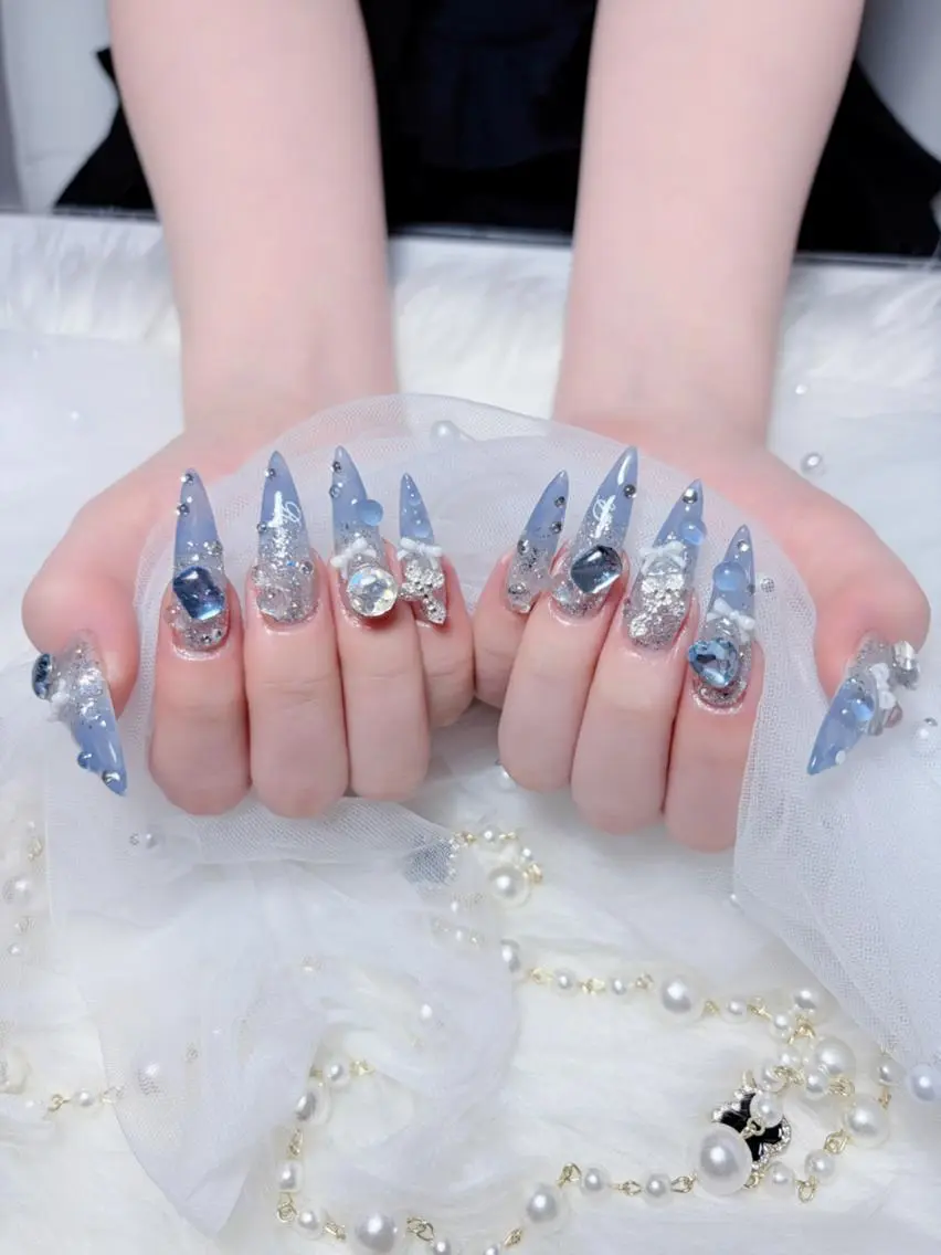 ネイル 韓国ネイル マグネットネイル 持ち込み ニュアンスネイル シンプルネイル ハンドネイル Huyn Nail Shinjyukuのネイルデザイン