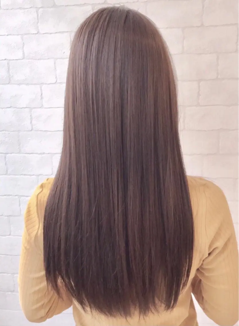 ロング カラー アッシュ アッシュブラウン ベージュカラー 黒髪 ブラウンカラー ヘアカラー トリートメント AKI アキのヘアスタイル