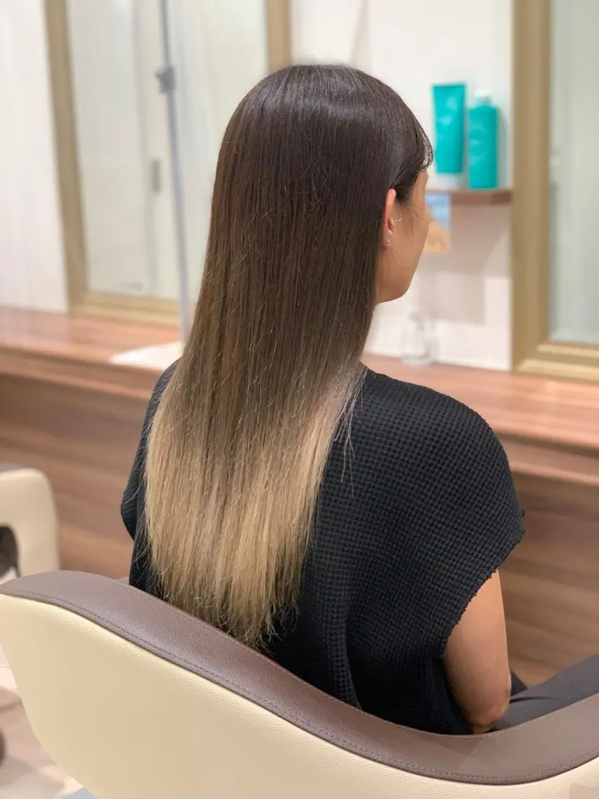ロング カラー カット ヘアカラー トリートメント 左藤 翔平のヘアスタイル