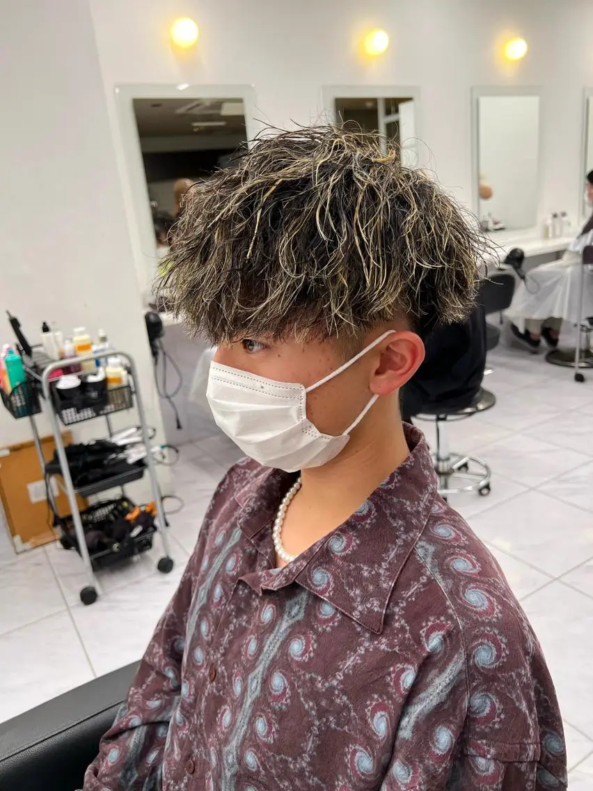 ショート カラー パーマ メンズ メンズパーマ特化 TAIGAのヘアスタイル