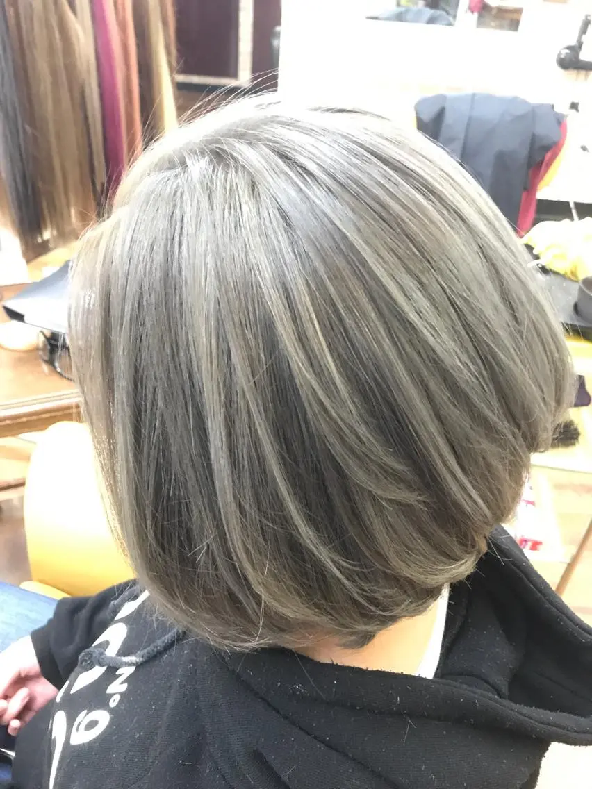 ショート カラー シルバー ボブ ショートヘア お→の さとしのヘアスタイル