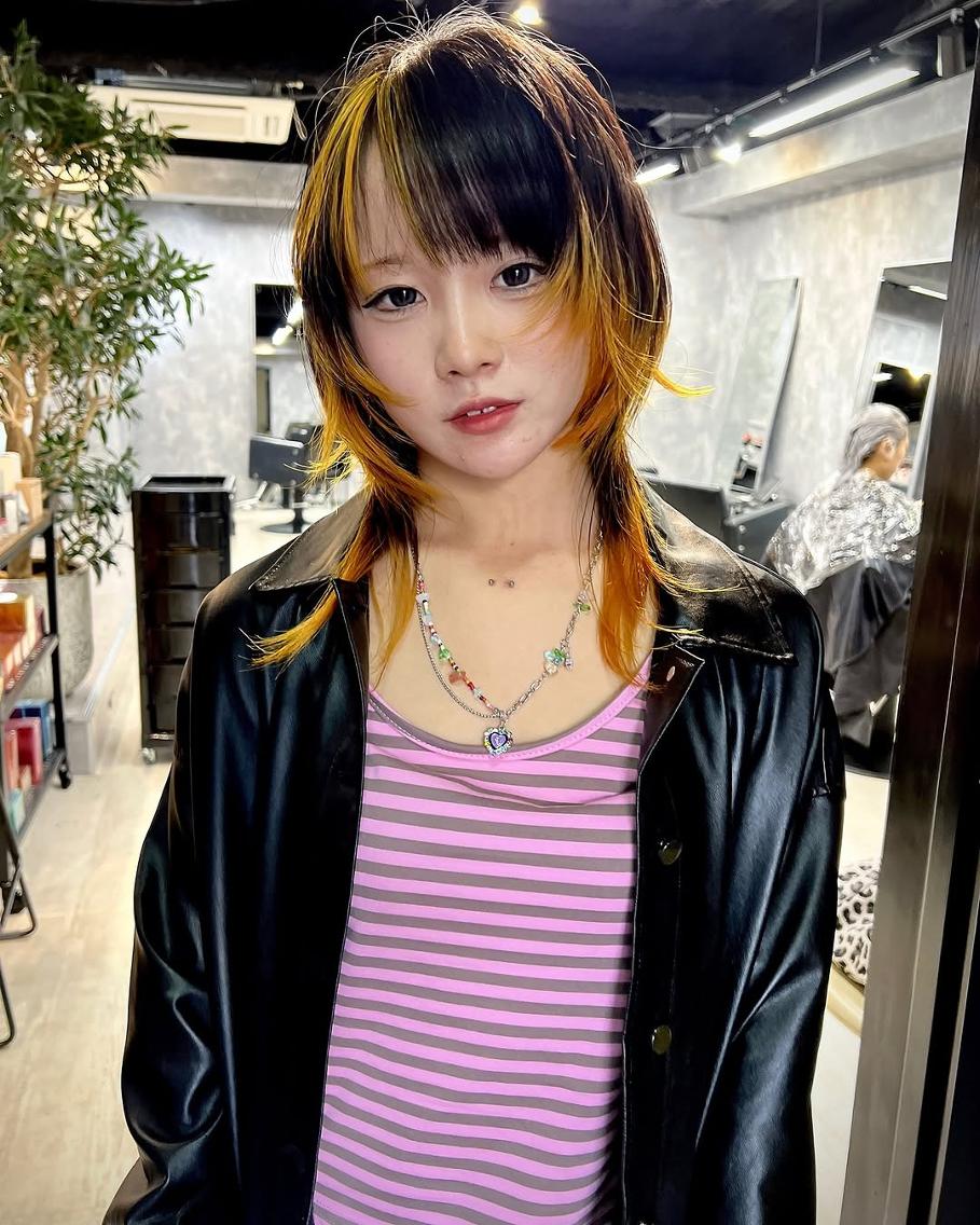 ミディアム カラー レイヤーカット ウルフカット ウルフ/レイヤー /ブリーチ/心斎橋のヘアスタイル