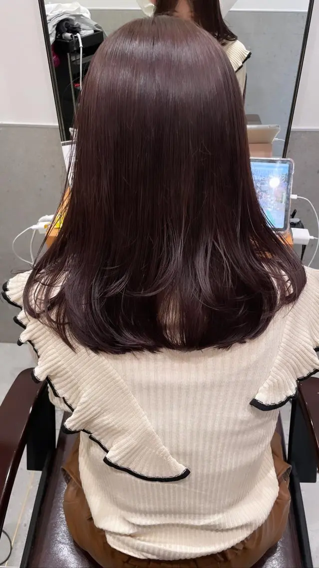 セミロング カラー 大人girly🛋️ 🤍yukakoのヘアスタイル